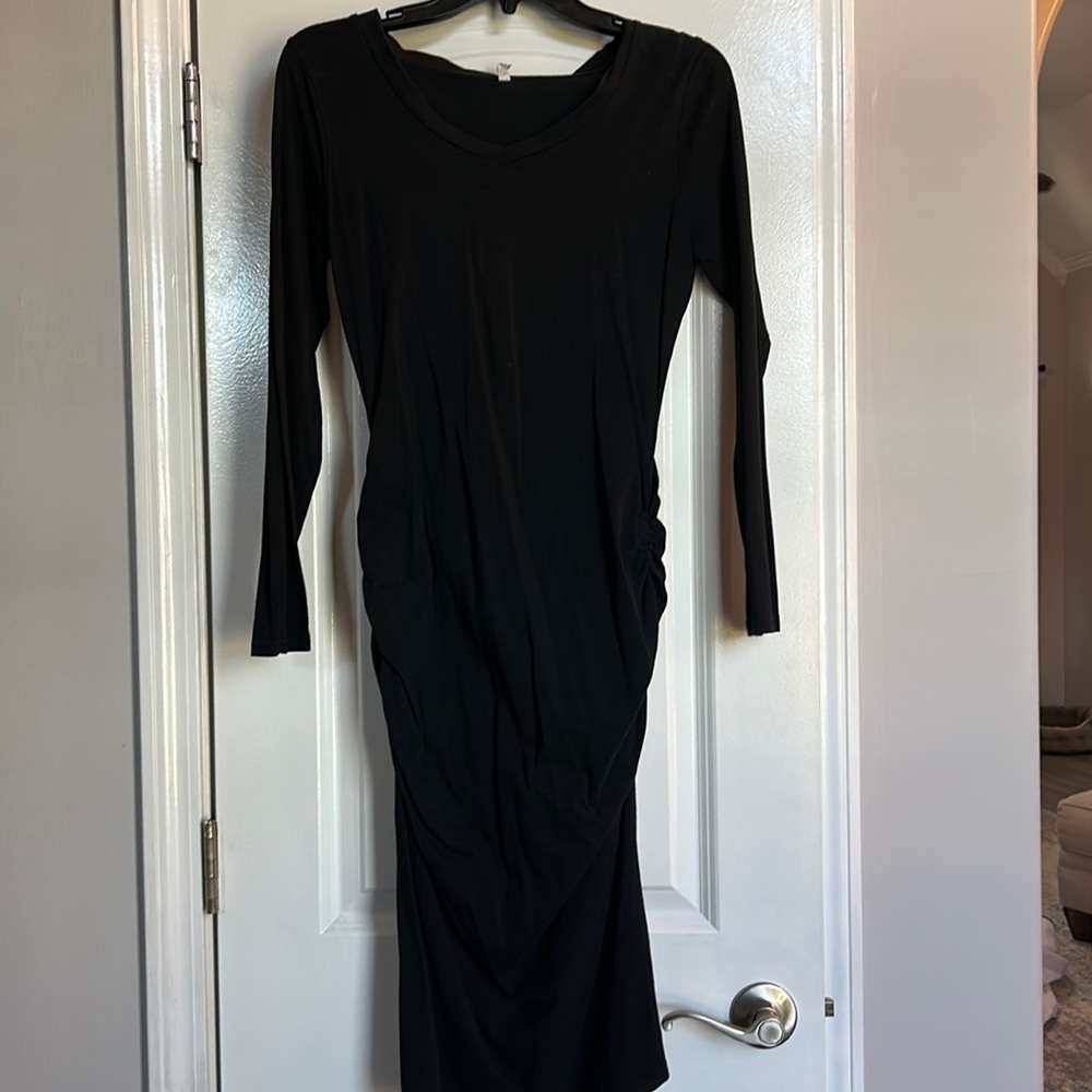 Black VERY Stretchy midi dress, size Medium